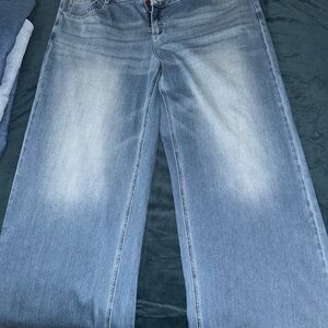 HALARA Light Wash Wide Leg Jeans with Asymmetrical Zipper